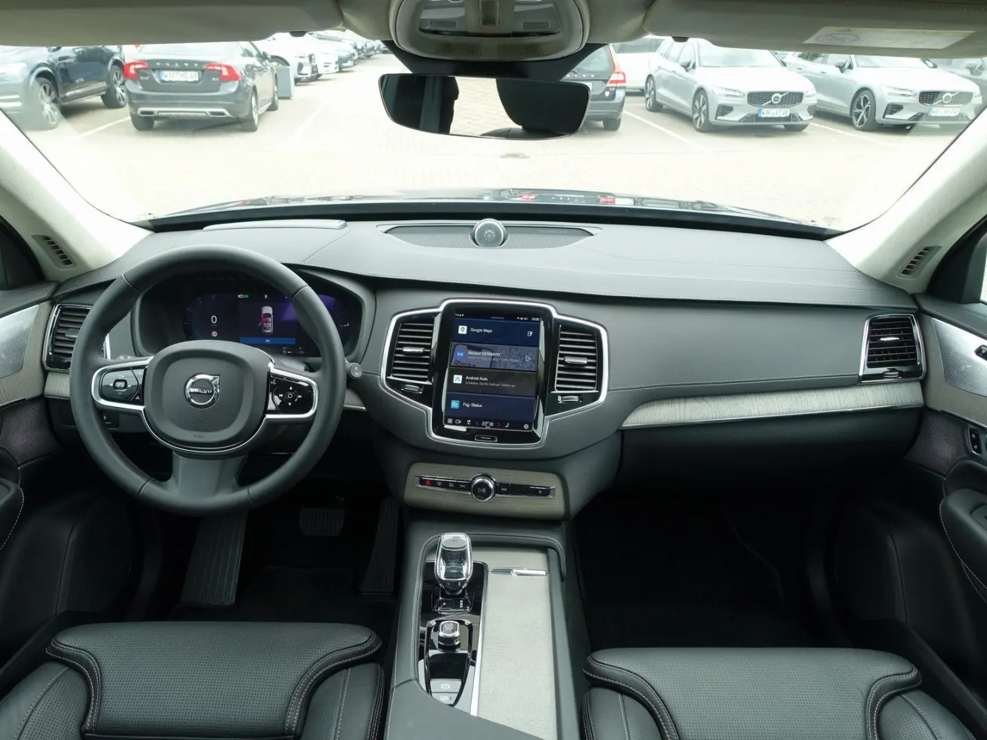 XC90 Ultra Bright T8 AWD Plug-in Hybrid Pano,B&W