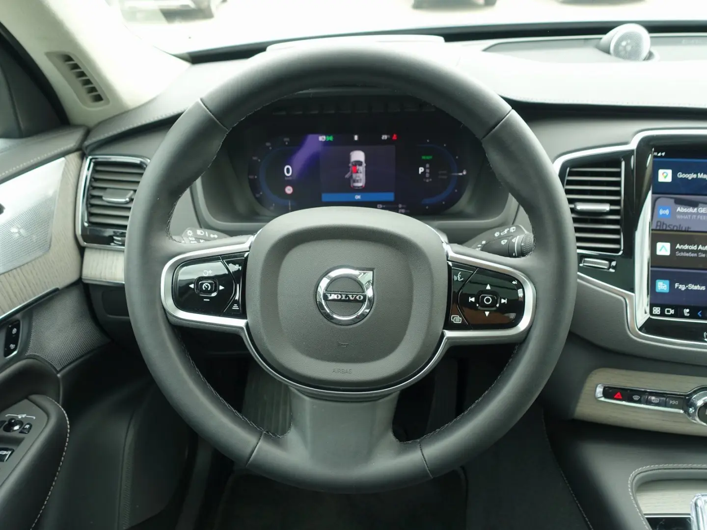 XC90 Ultra Bright T8 AWD Plug-in Hybrid Pano,B&W