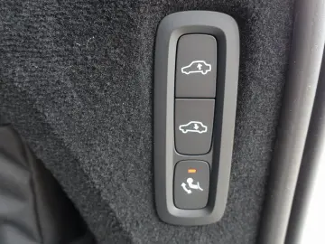 XC90 Ultra Bright T8 AWD Plug-in Hybrid Pano,B&W