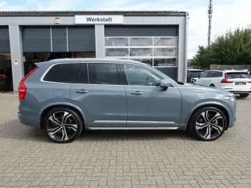 XC90 T8 Recharge AWD Ultimate Bright FOUR-C/B&W