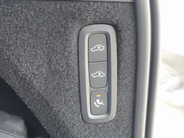 XC90 T8 Recharge AWD Ultimate Bright FOUR-C/B&W