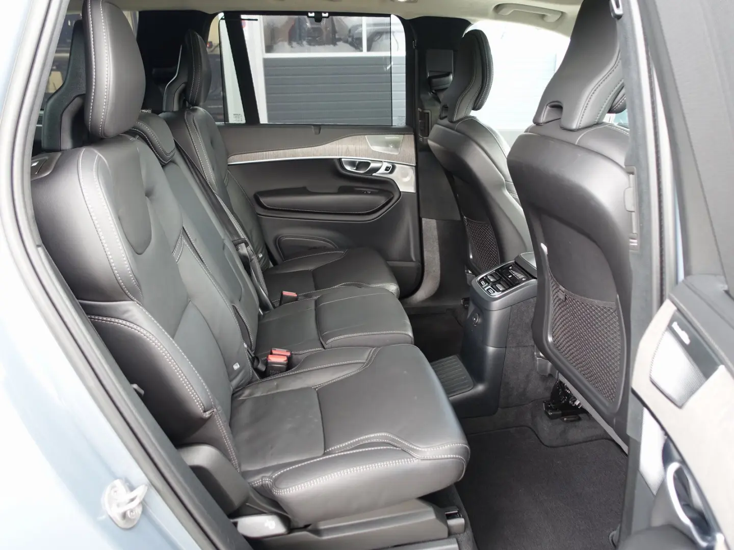 XC90 T8 Recharge AWD Ultimate Bright FOUR-C/B&W