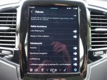 XC90 T8 Recharge AWD Ultimate Bright FOUR-C/B&W
