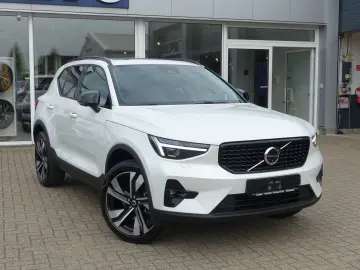 XC40 Ultra Dark B4 Mild-Hybrid PANO/360°KAM/BLIS