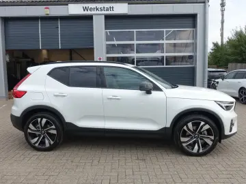 XC40 Ultra Dark B4 Mild-Hybrid PANO/360°KAM/BLIS