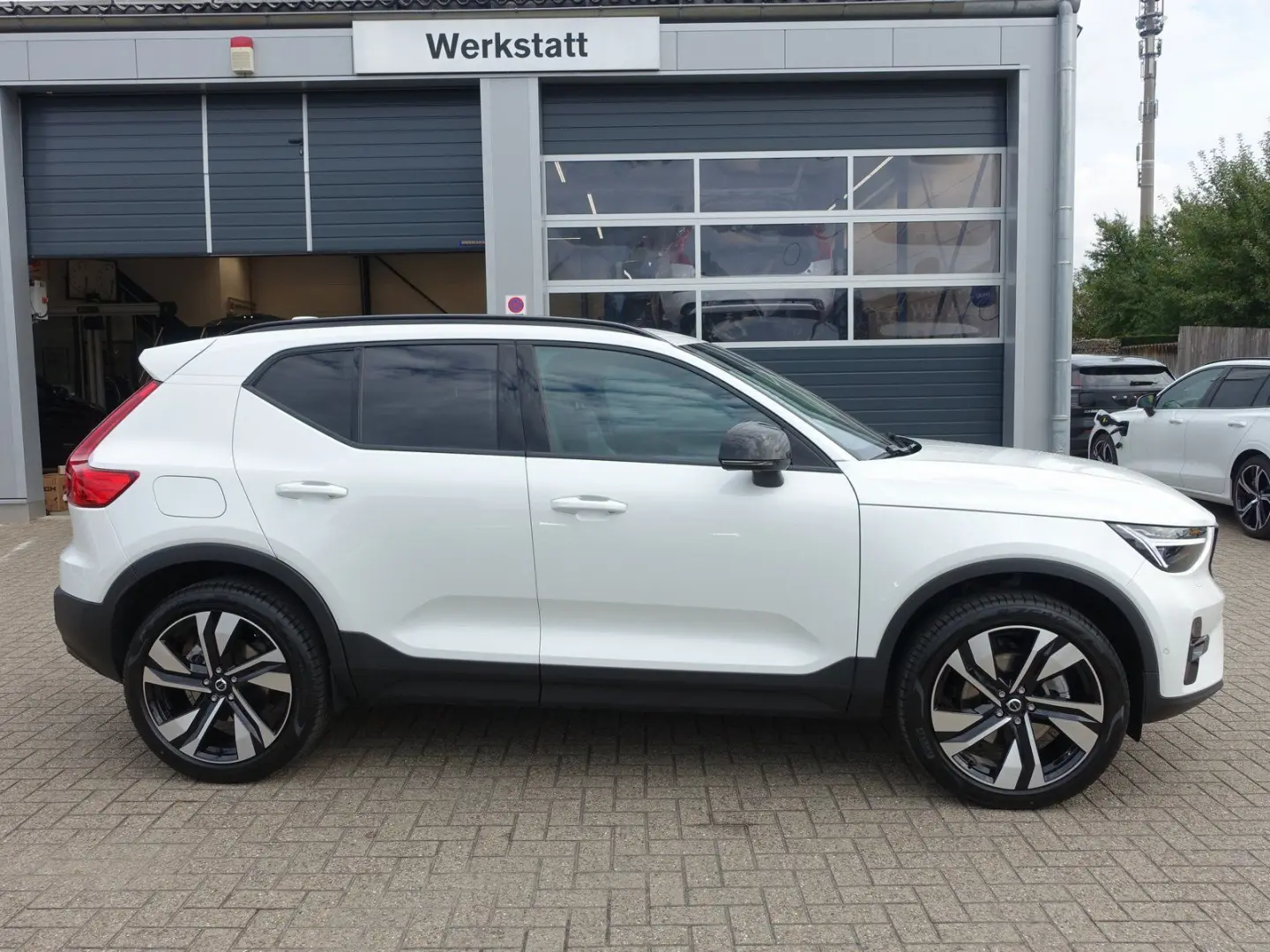 XC40 Ultra Dark B4 Mild-Hybrid PANO/360°KAM/BLIS