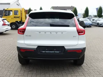 XC40 Ultra Dark B4 Mild-Hybrid PANO/360°KAM/BLIS