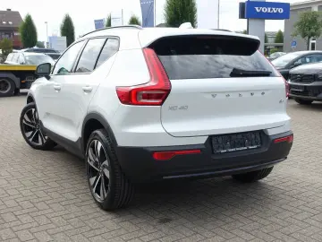 XC40 Ultra Dark B4 Mild-Hybrid PANO/360°KAM/BLIS