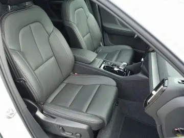 XC40 Ultra Dark B4 Mild-Hybrid PANO/360°KAM/BLIS