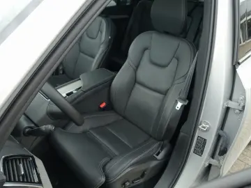 XC90 Ultra T8 AWD Plug-In 360°/PANO/B&W/HUD/BLIS