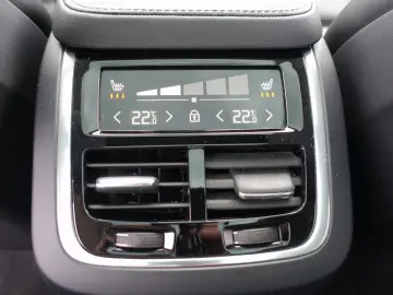 XC90 Ultra T8 AWD Plug-In 360°/PANO/B&W/HUD/BLIS