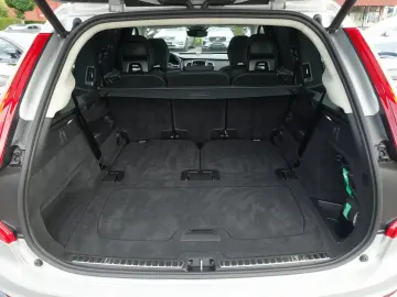 XC90 Ultra T8 AWD Plug-In 360°/PANO/B&W/HUD/BLIS