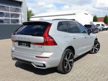 XC60 B4 Plus Dark AWD 360°Cam/AHK/Harman/Kardon