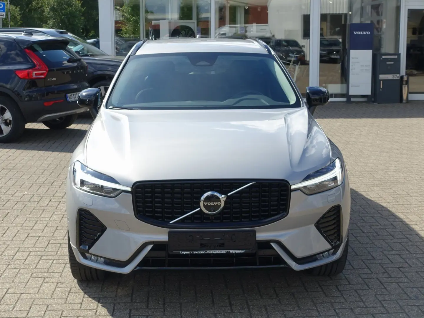 XC60 B4 Plus Dark AWD 360°Cam/AHK/Harman/Kardon