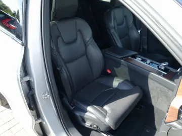 XC60 B4 Plus Dark AWD 360°Cam/AHK/Harman/Kardon