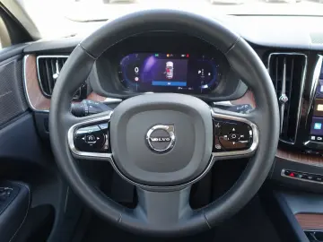 XC60 B4 Plus Dark AWD 360°Cam/AHK/Harman/Kardon