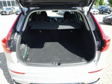 XC60 B4 Plus Dark AWD 360°Cam/AHK/Harman/Kardon