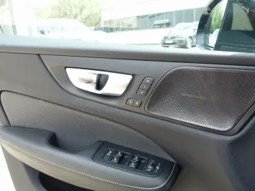 S60 Ultimate Dark B5 AWD Benzin PANO/HUD/BLIS