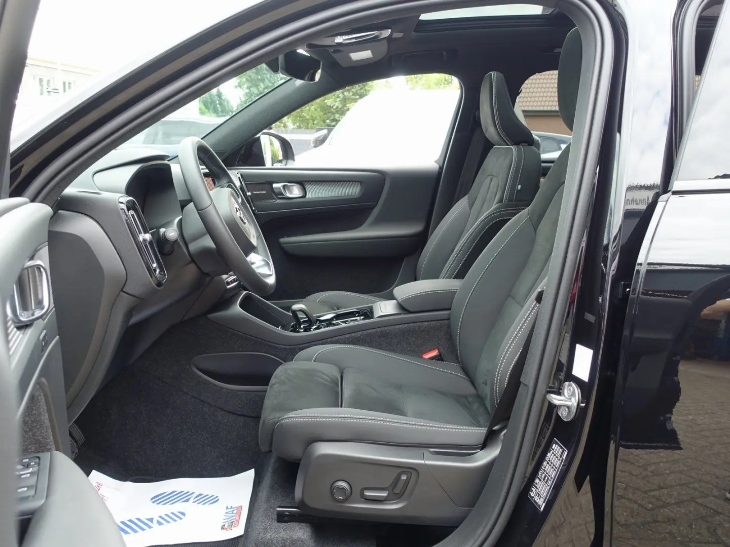 XC40 Ultra B4 Mild-Hybrid/Dark/Kamera/H&K/BLIS