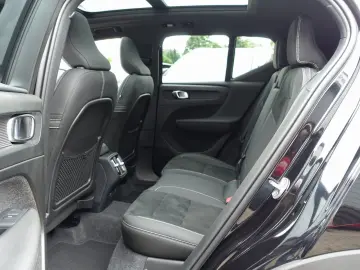 XC40 Ultra B4 Mild-Hybrid/Dark/Kamera/H&K/BLIS