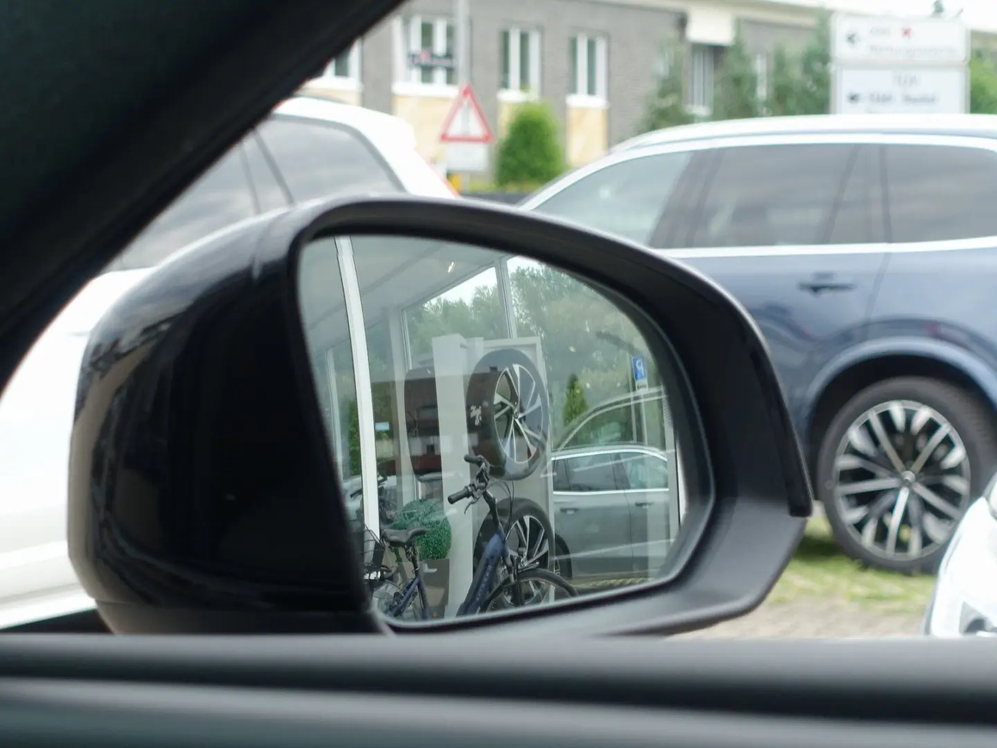 XC40 Ultra B4 Mild-Hybrid/Dark/Kamera/H&K/BLIS