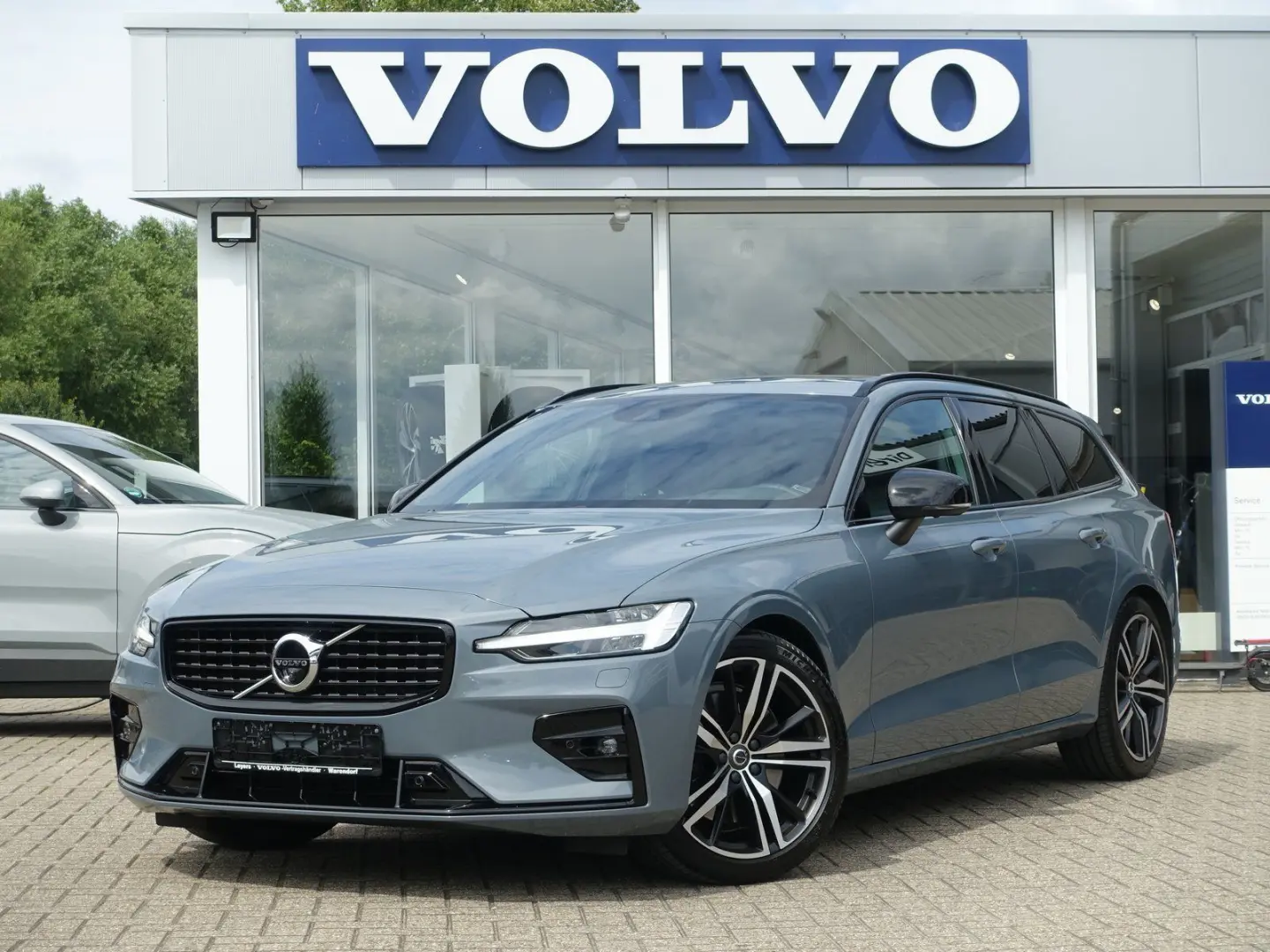V60 B5 Benzin R-Design PANO/AHK/BLIS/360°KAM/ACC