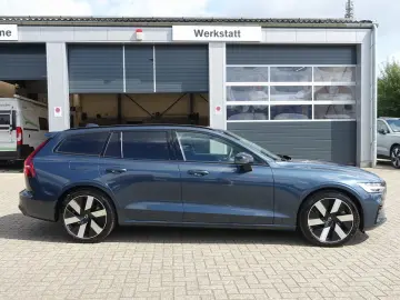 V60 Ultra T8 AWD Recharge B&W/360°/AHK/MASSAGE