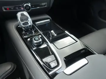 V60 Ultra T8 AWD Recharge B&W/360°/AHK/MASSAGE