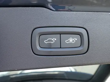 V60 Ultra T8 AWD Recharge B&W/360°/AHK/MASSAGE