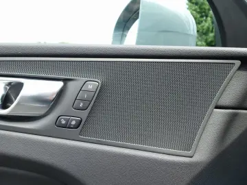 XC60 Recharge Plus T8 AWD/360°Cam/Pano/Memory