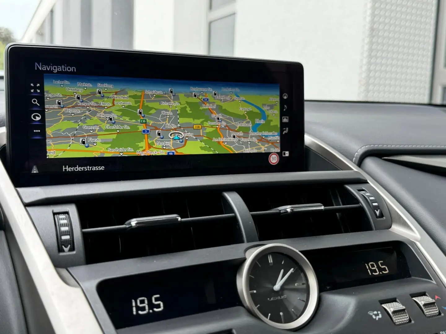 NX 300H*BUSINESS LINE*ACC*KAMERA*LEDER*NAVI*KEY