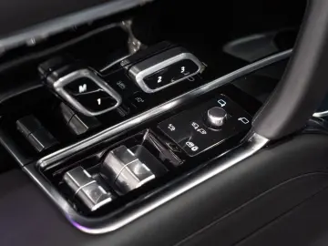 Range Rover Autobiography*MERIDIAN*23