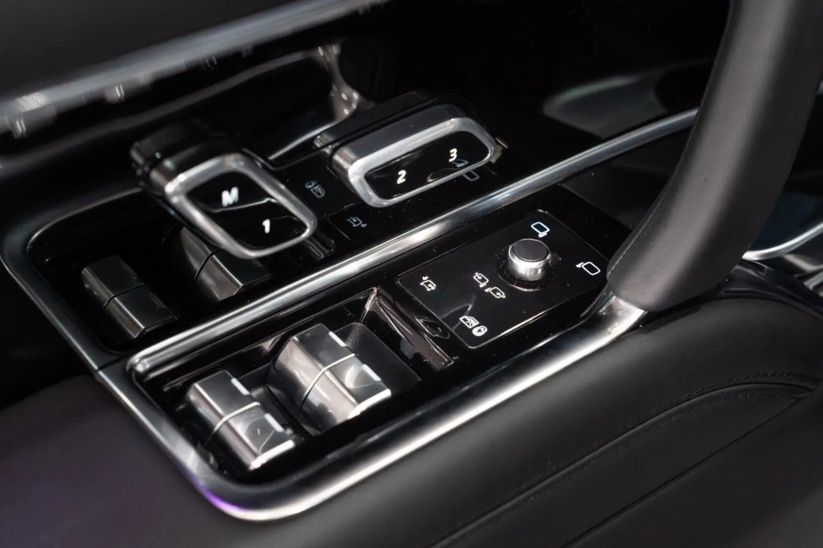 Range Rover Autobiography*MERIDIAN*23