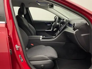 C 200 4M Avantgarde 360°-Kamera Ambiente MBUX