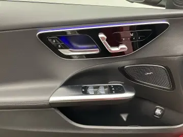 C 200 4M Avantgarde 360°-Kamera Ambiente MBUX