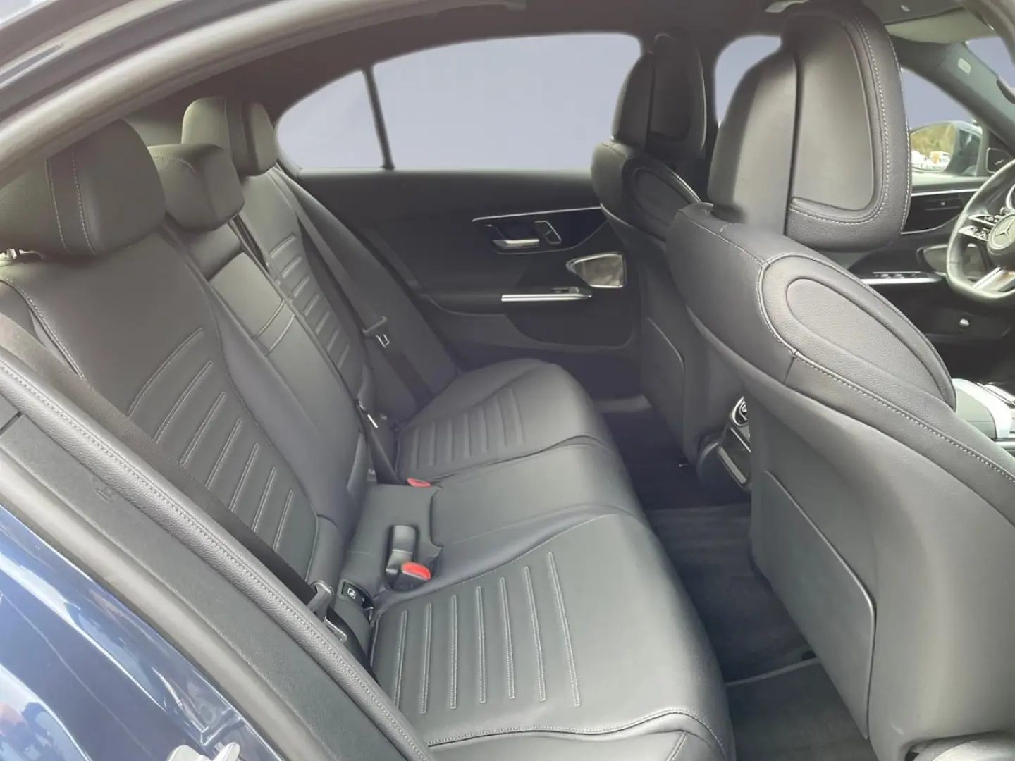 C 200 4MATIC AMG-ADVANCED+DISTRONIC+SURROUND+