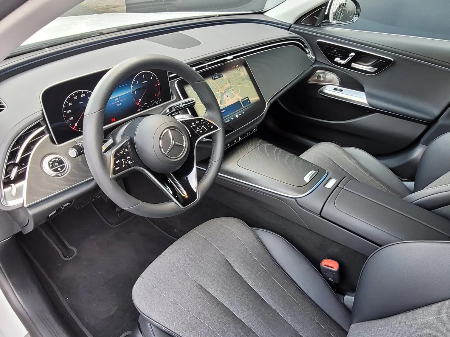 E 220 d 4MATIC Avantgarde Plus+ Fahrassistenz