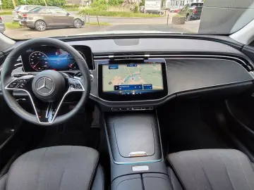 E 220 d 4MATIC Avantgarde Plus+ Fahrassistenz