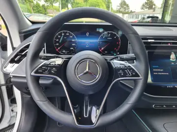 E 220 d 4MATIC Avantgarde Plus+ Fahrassistenz