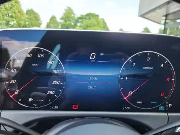 E 220 d 4MATIC Avantgarde Plus+ Fahrassistenz