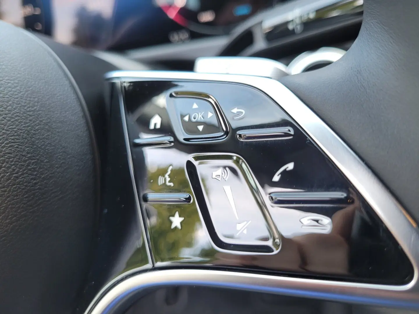 E 220 d 4MATIC Avantgarde Plus+ Fahrassistenz
