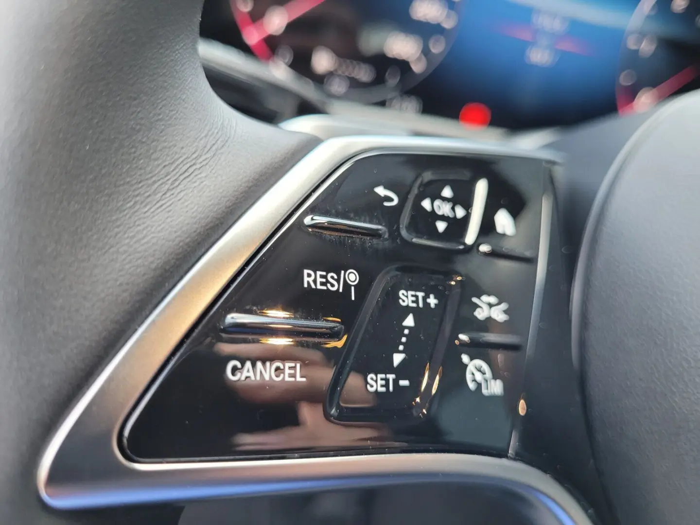 E 220 d 4MATIC Avantgarde Plus+ Fahrassistenz