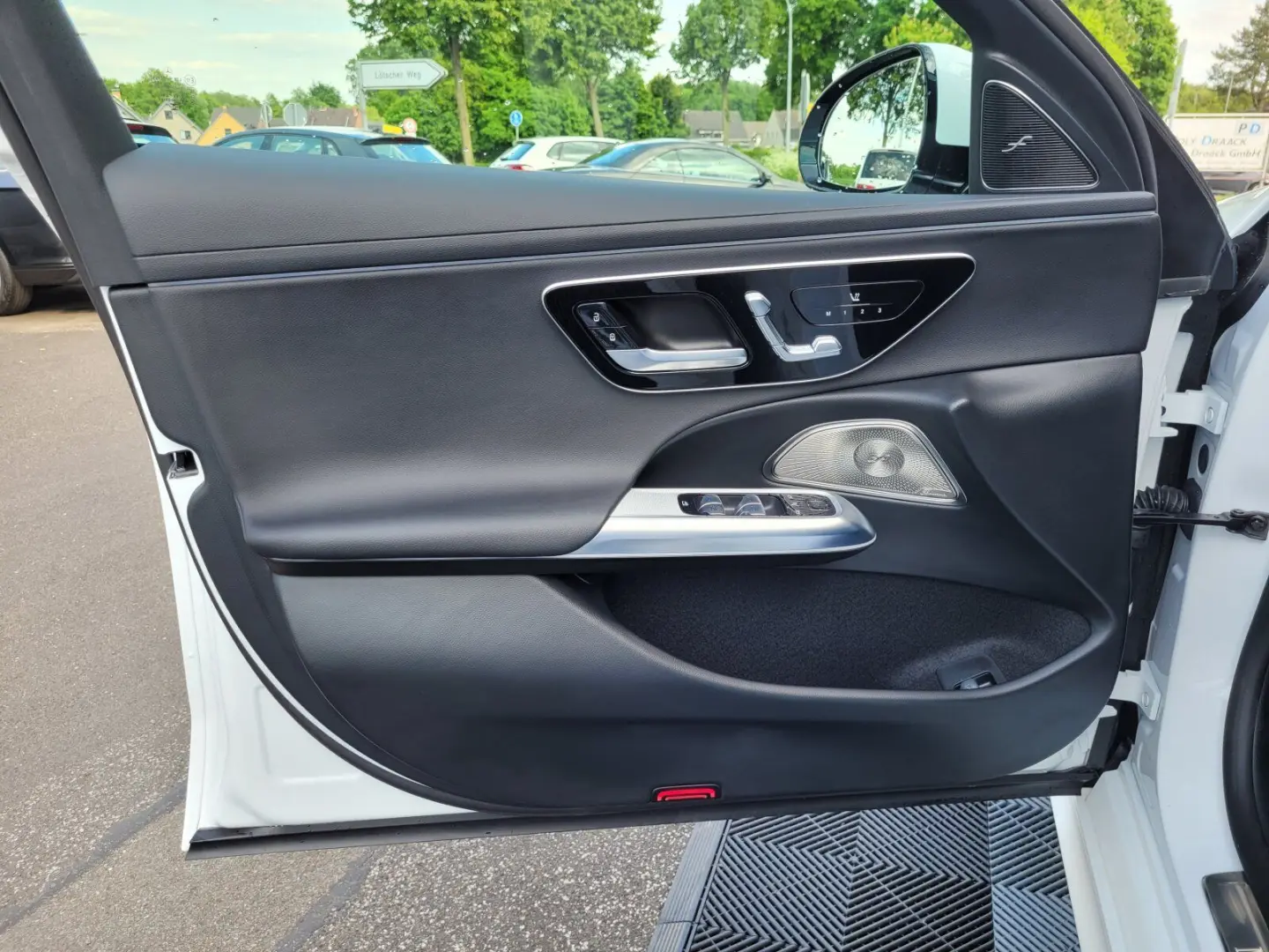 E 220 d 4MATIC Avantgarde Plus+ Fahrassistenz
