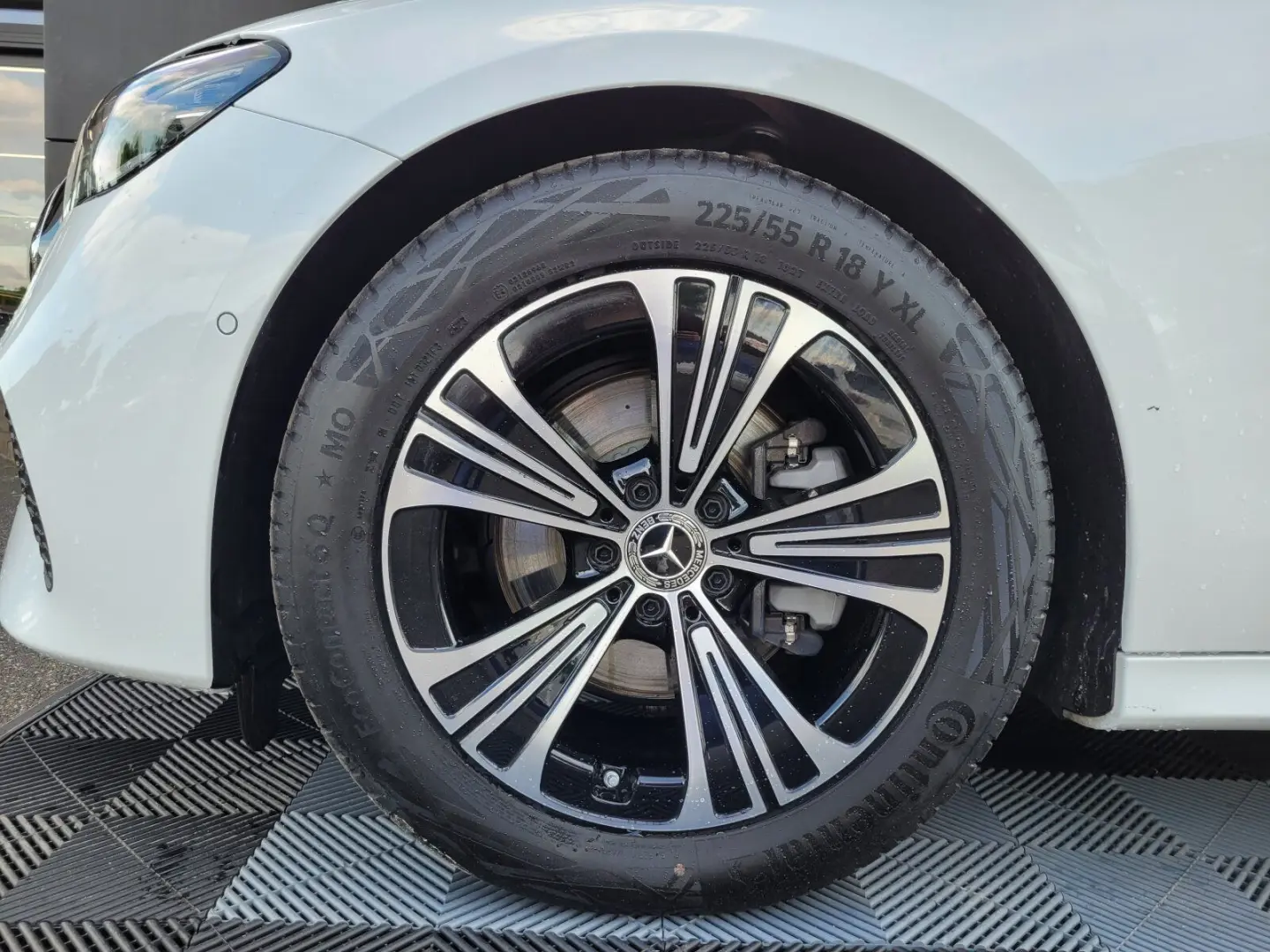 E 220 d 4MATIC Avantgarde Plus+ Fahrassistenz