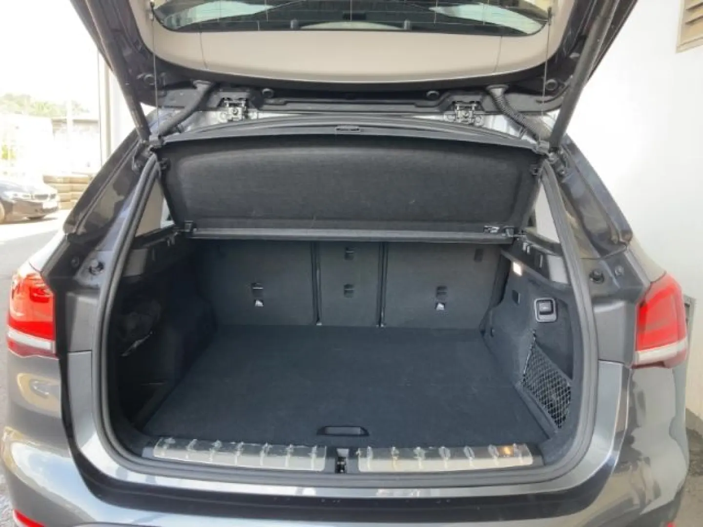X1 xDrive 25e Navi LED El. Heckklappe Mehrzonenk