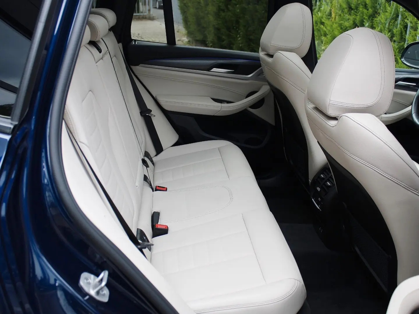 X3 3.0i M-SPORTPAKET *KAMERA*LiVE*HEADUP*PANO*