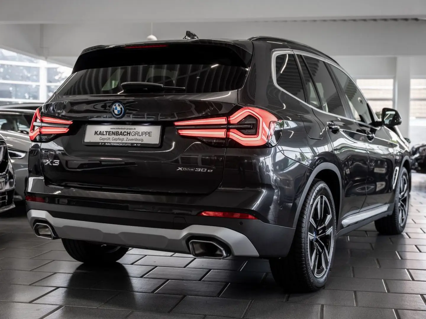 X3 xDrive 30e FACEL. PANO HUD 360° LASER LED SHZ