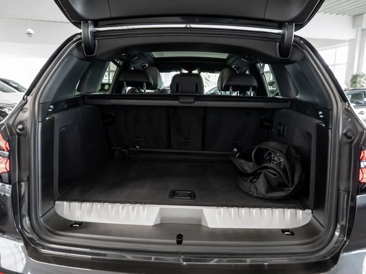 X3 xDrive 30e FACEL. PANO HUD 360° LASER LED SHZ
