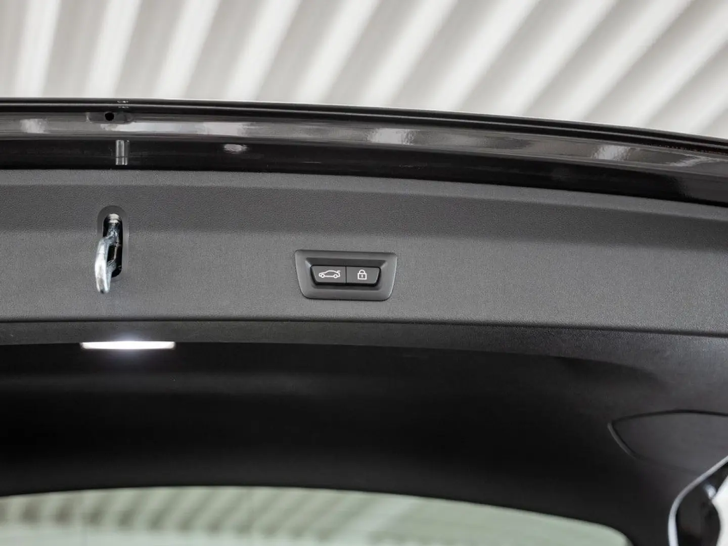 X3 xDrive 30e FACEL. PANO HUD 360° LASER LED SHZ