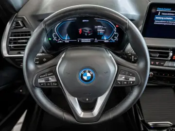 X3 xDrive 30e FACEL. PANO HUD 360° LASER LED SHZ
